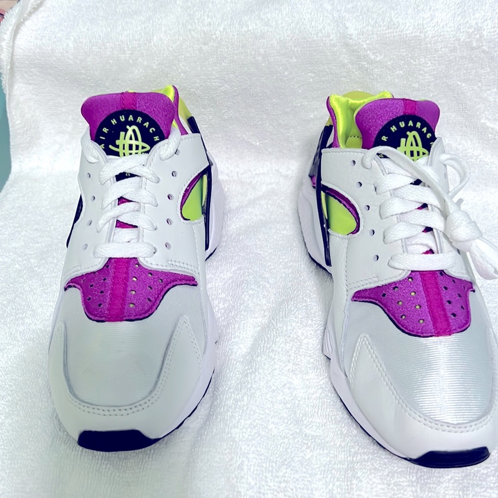 Huarache Nike Air white/purple womens size 7 new without a box